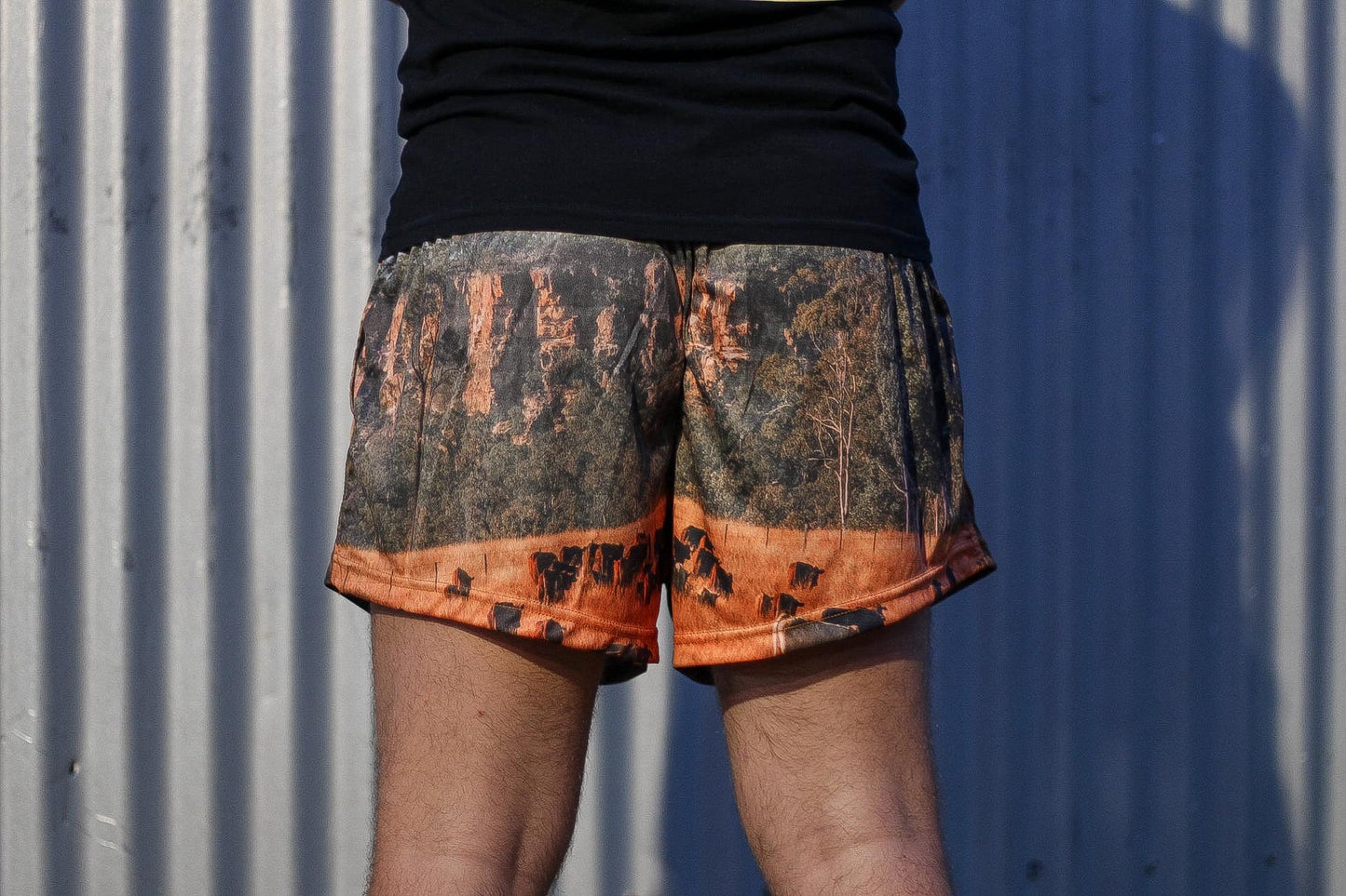 FOOTY SHORTS “MOOLAYEMBER”